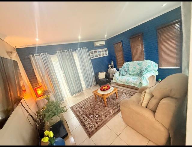 3 BEDROOM HOUSE FOR SALE IN VANDERBIJLPARK SE 2